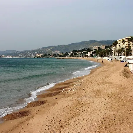 Hotell Des Congres Et Festivals