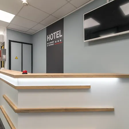 Hotel Des Congres Et Festivals 3*