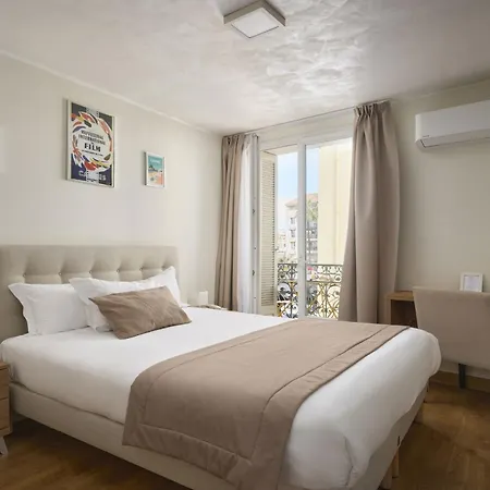 Hotel Des Congrès Et Festivals 3*