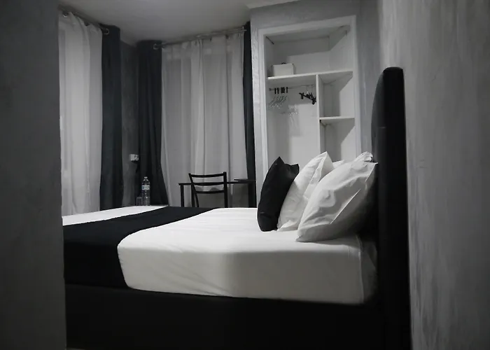 Hotel Des Congres Et Festivals 3*