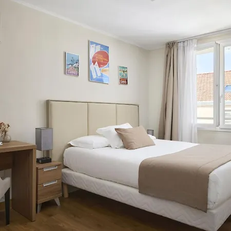 מלון Des Congres Et Festivals 3*