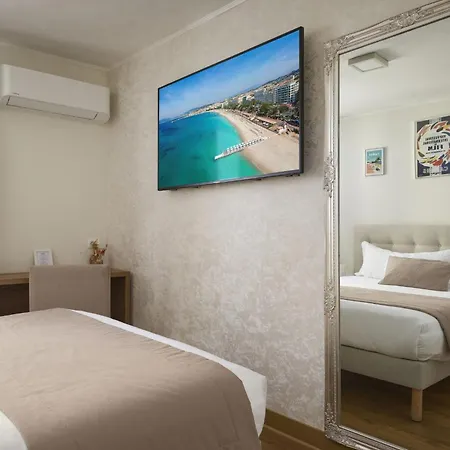 מלון Des Congres Et Festivals