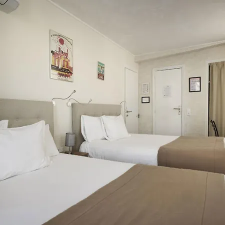 Des Congres Et Festivals מלון 3*