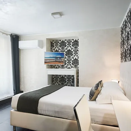 Des Congres Et Festivals מלון